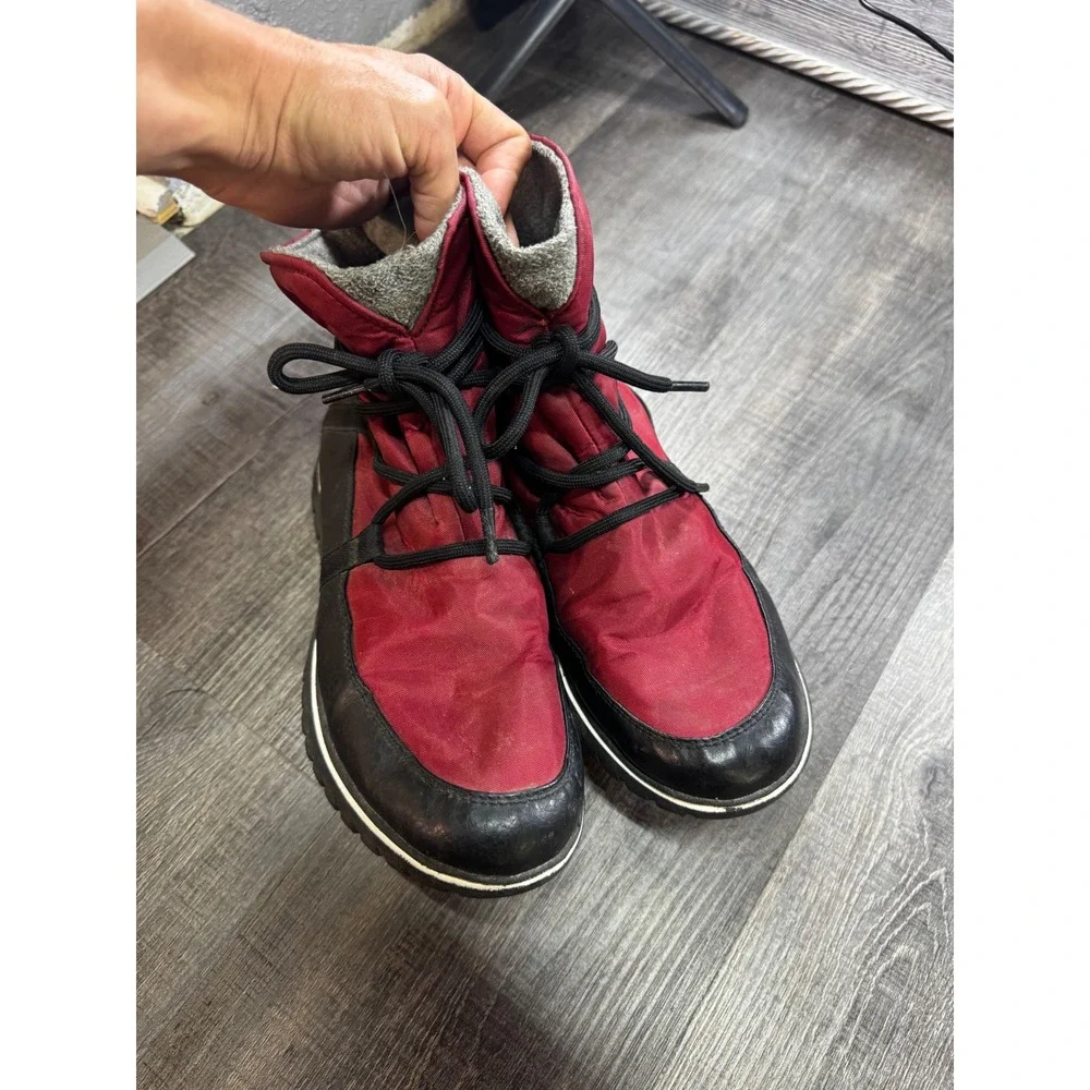 Sorel Whitney Short Lace Waterproof Winter Boots Red Black Womens 9 LL5310-611